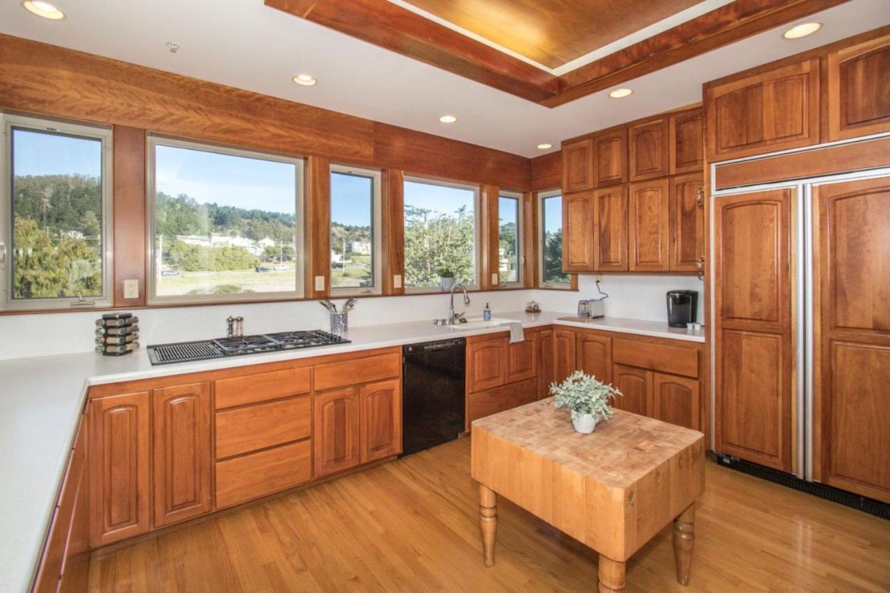 Miramar Beach Home Walk To Beach Trails Restaurants Family Activities Half Moon Bay Eksteriør billede