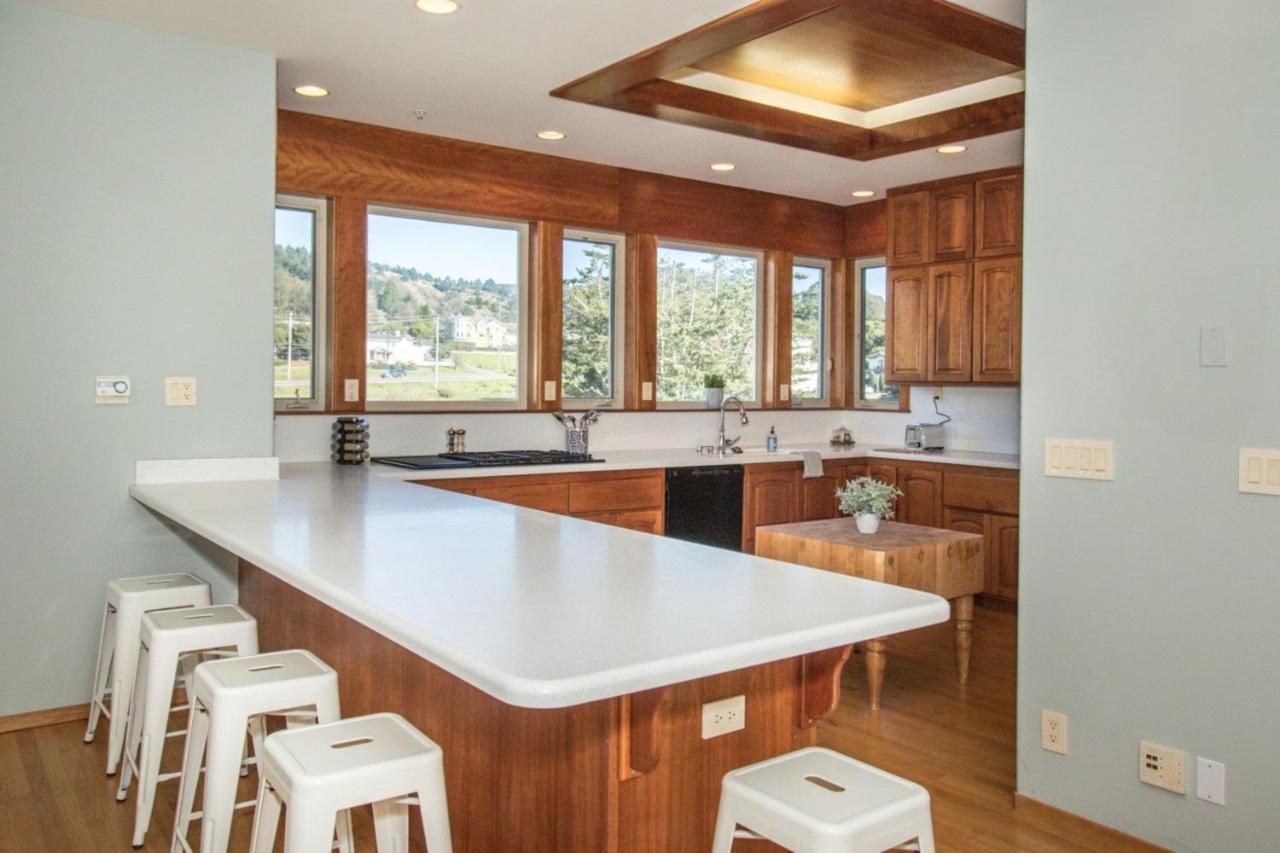 Miramar Beach Home Walk To Beach Trails Restaurants Family Activities Half Moon Bay Eksteriør billede